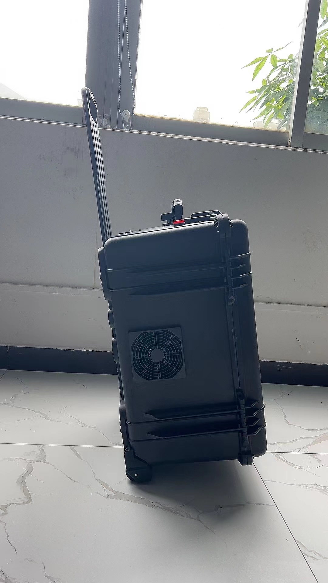 交口手拉箱型移动通信干扰器